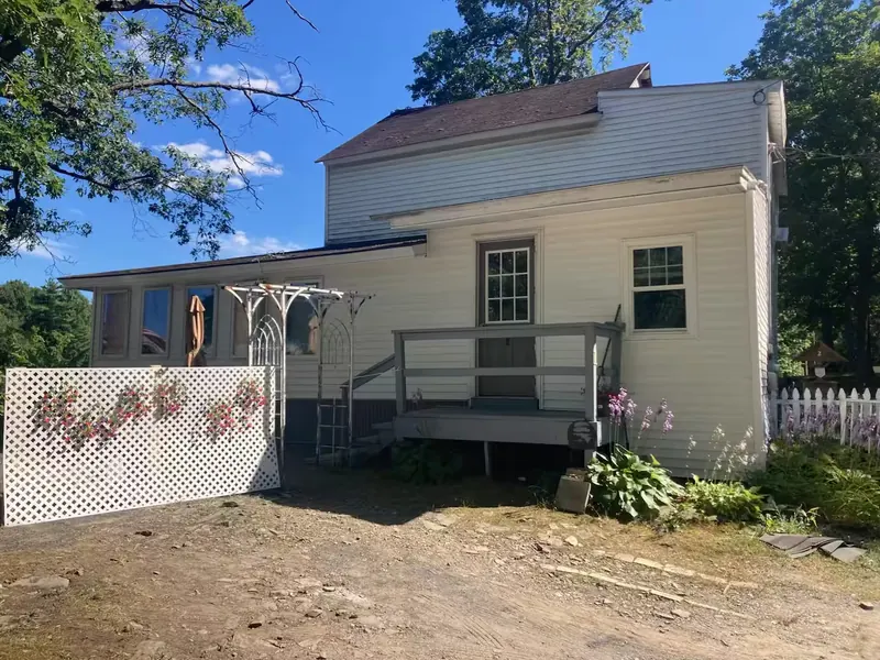 Cabin 1 exterior with its sunroom
