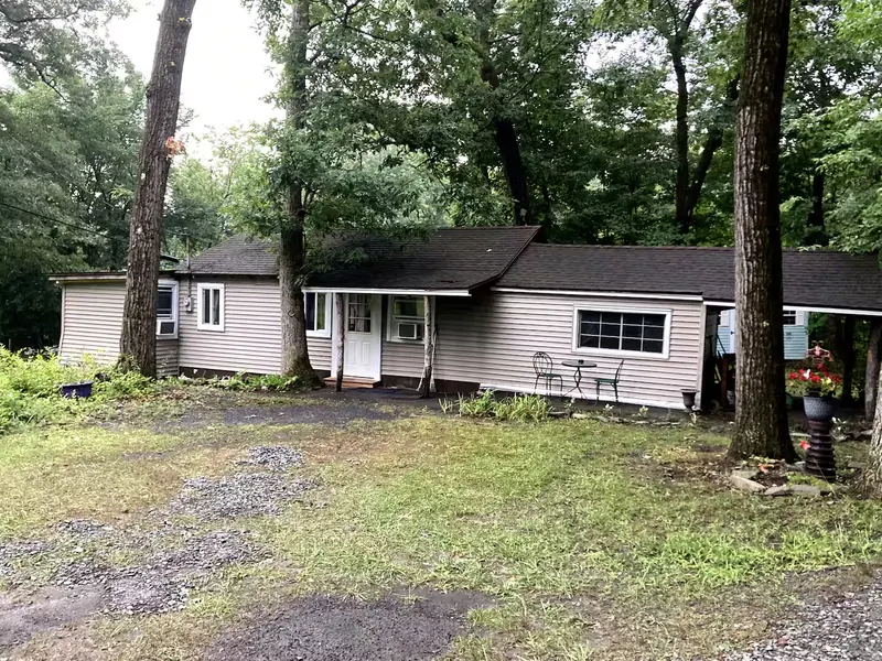 Cabin 4 exterior